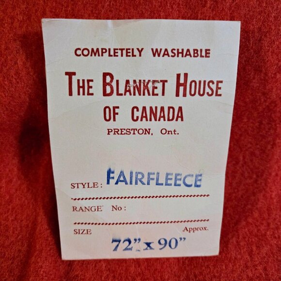 Vintage The Blanket House Satin Edge Fleece Blanket Red Retro Read - Picture 2 of 5